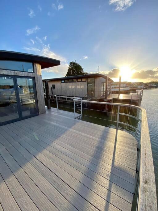Houseboat Eleuthera Bembridge Bagian luar foto