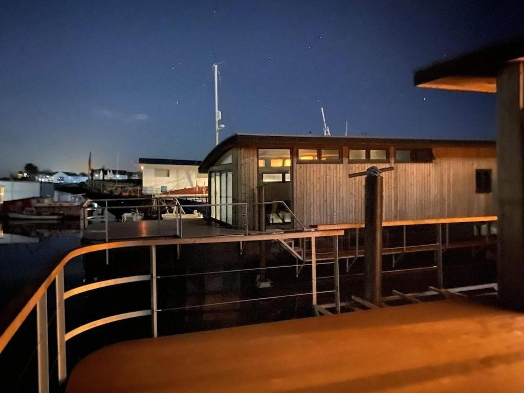 Houseboat Eleuthera Bembridge Bagian luar foto